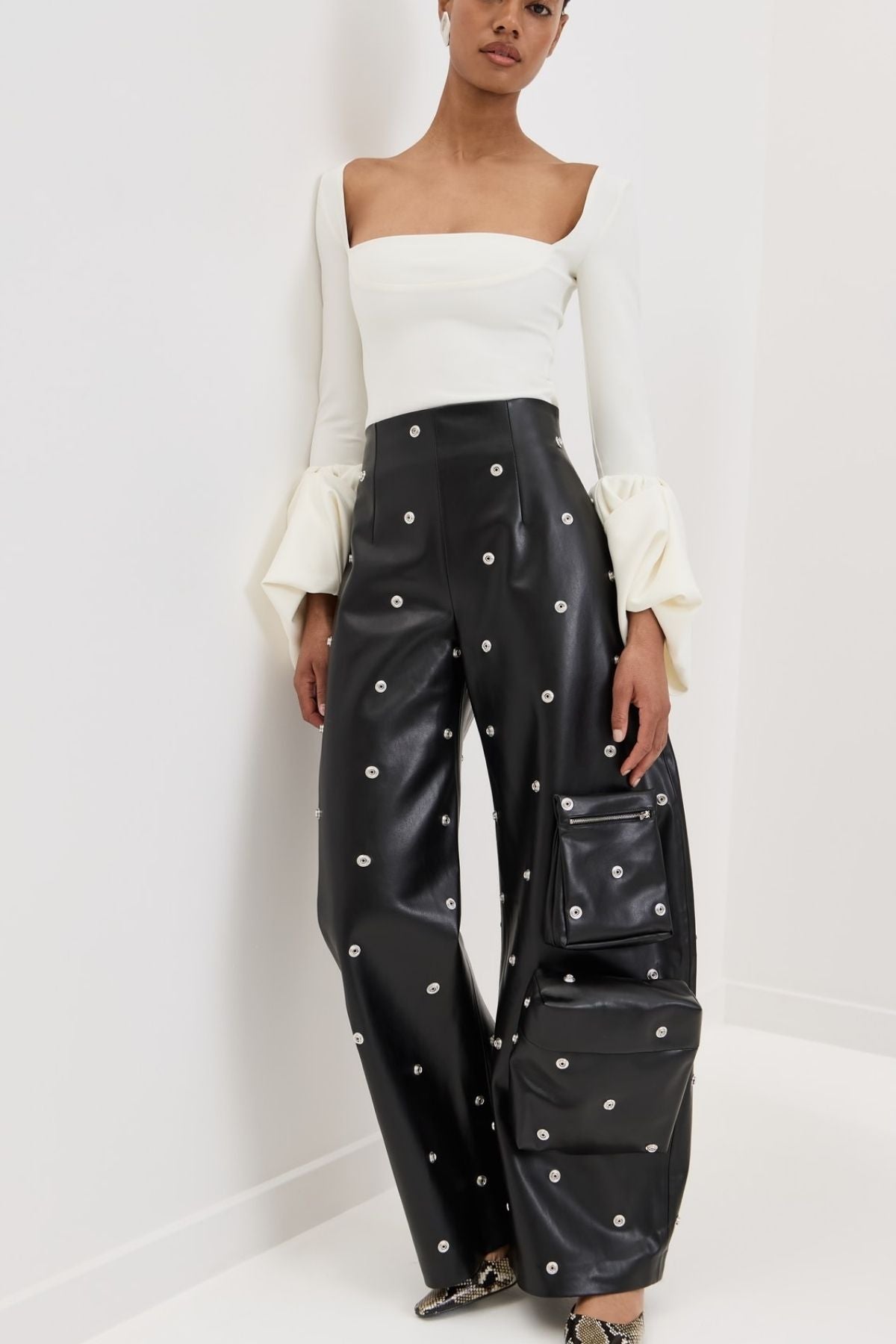 A.W.A.K.E Mode Square Neck Top Puff Cuffs - Ivory