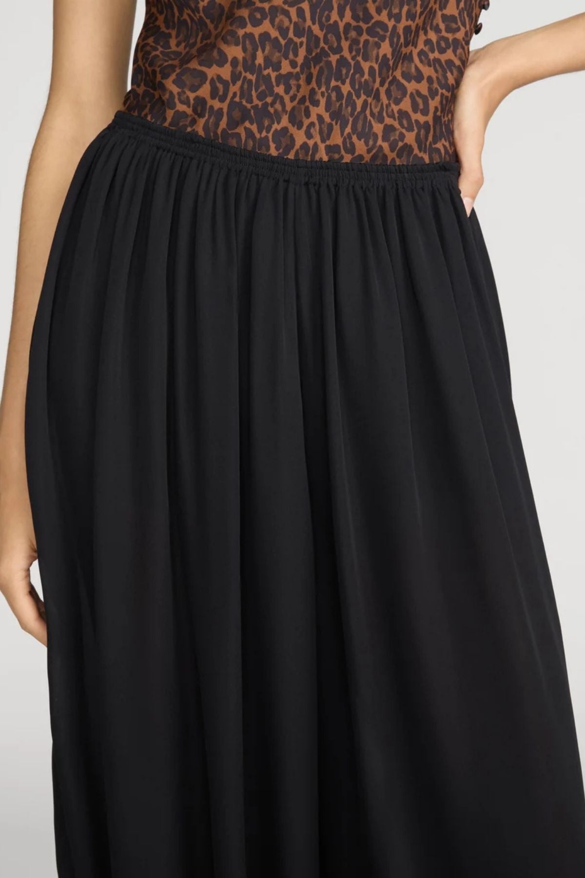 Frame Denim The Silk Balloon Pant - Black