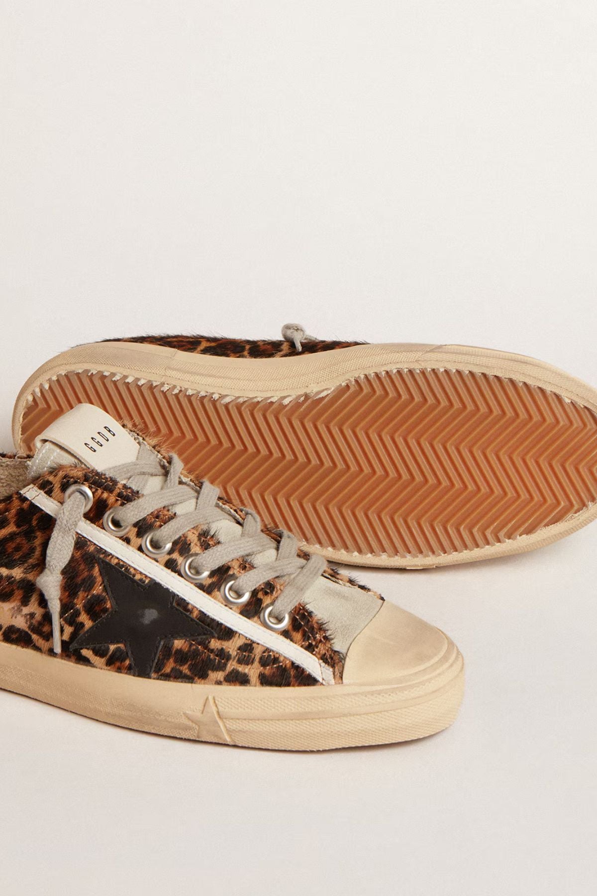 Golden Goose V-Star Sneaker - Beige/ Brown Leo/ Black