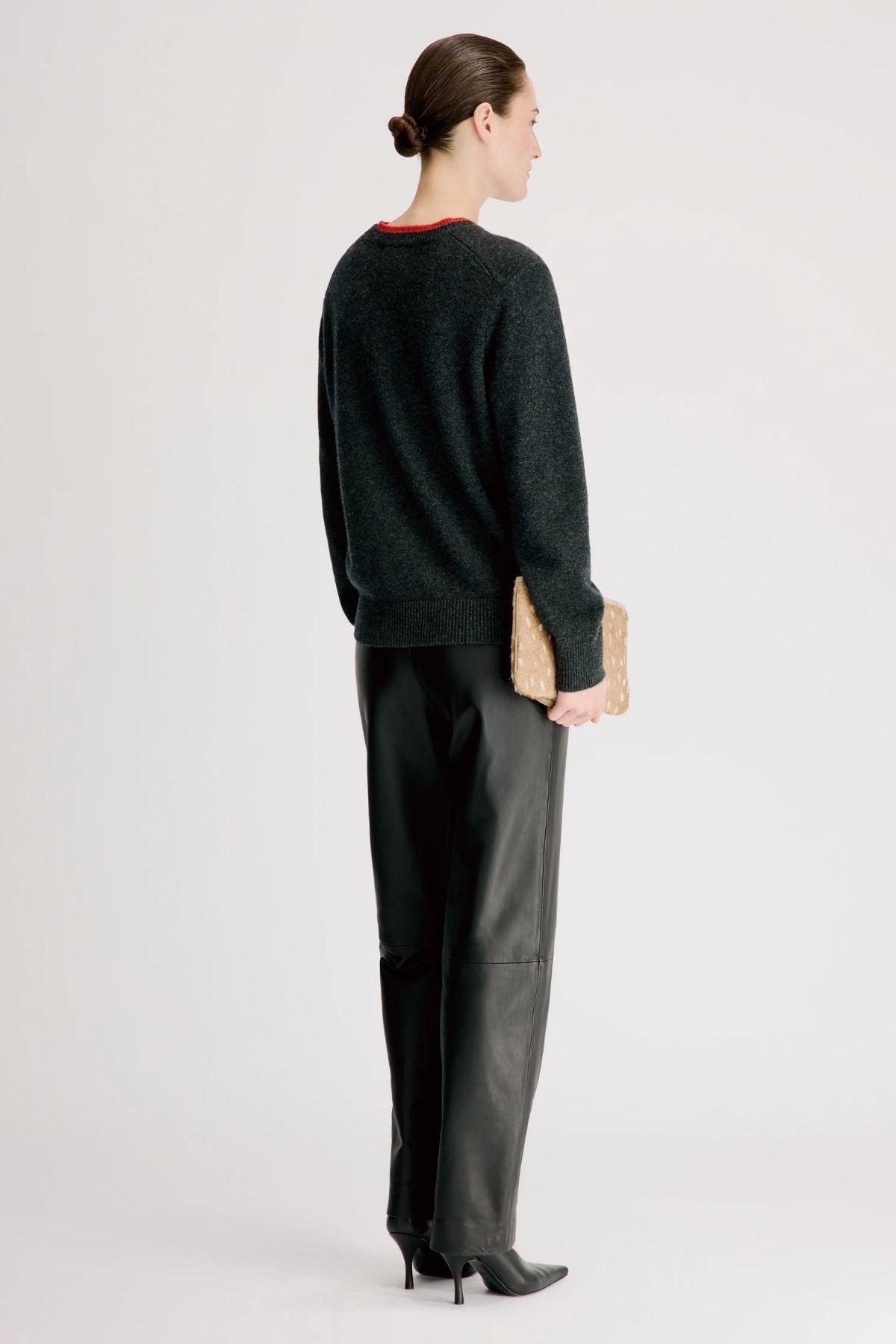 LOULOU DE SAISON Otis Bicolor Cashmere Sweater - Charcoal/ Red