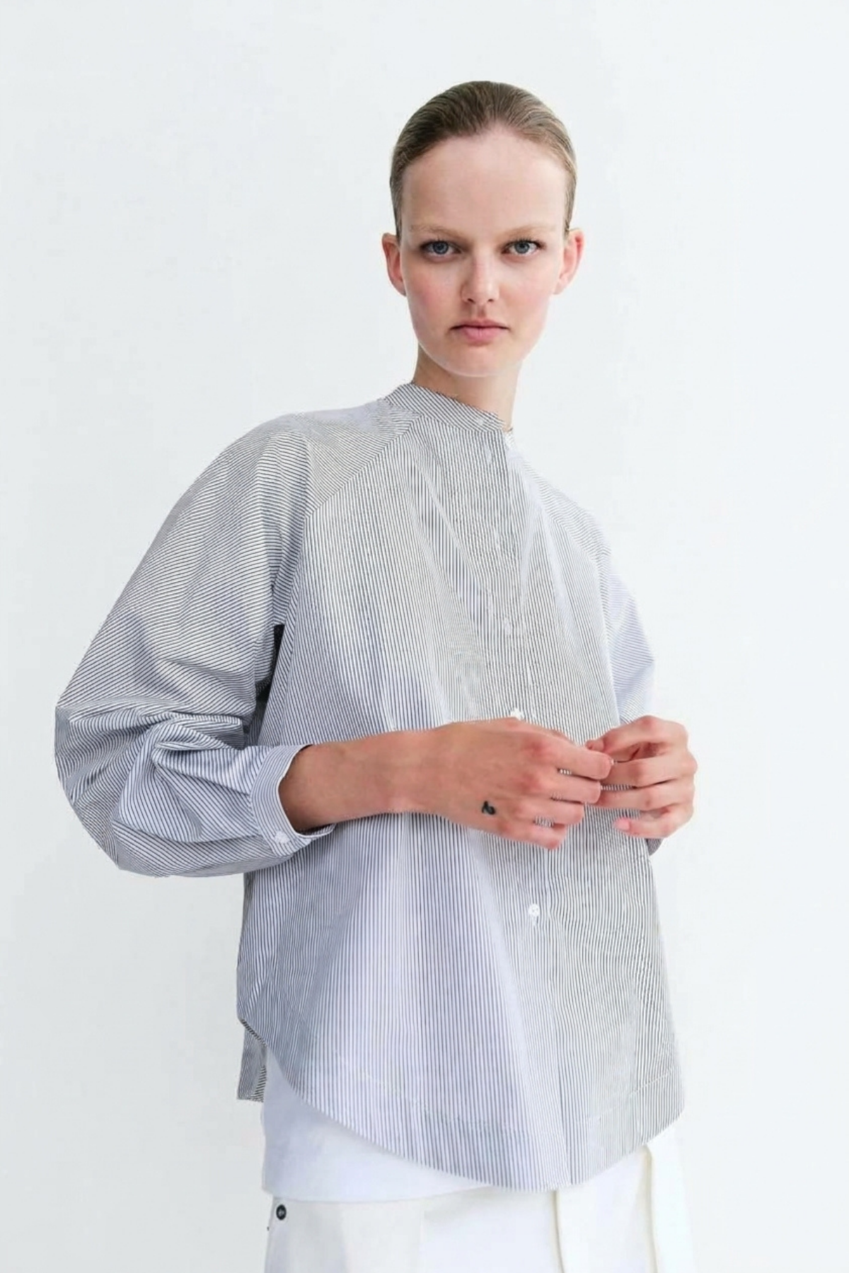 Rika Studios Carolina Shirt - White/ Blue Stripe