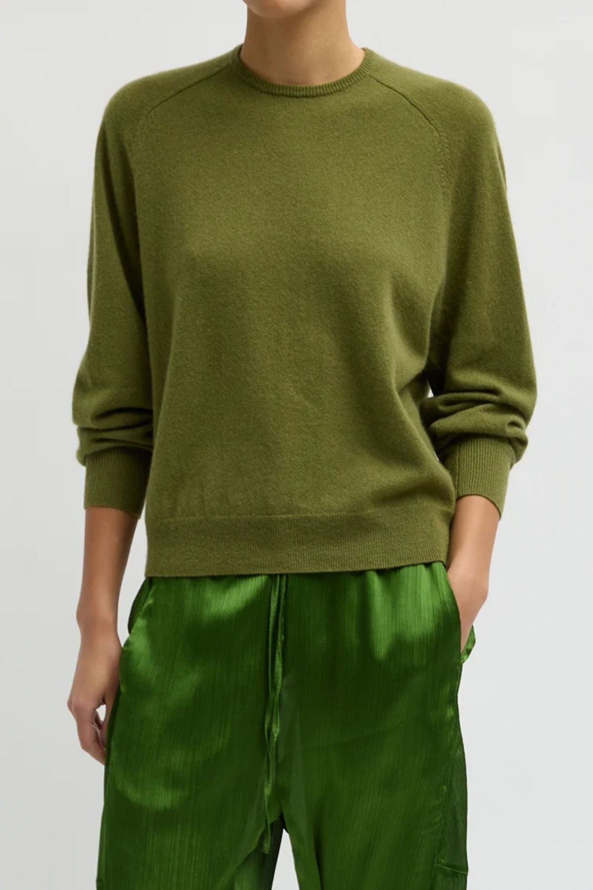 Tibi Featherweight Cashmere Crew - Ick Green