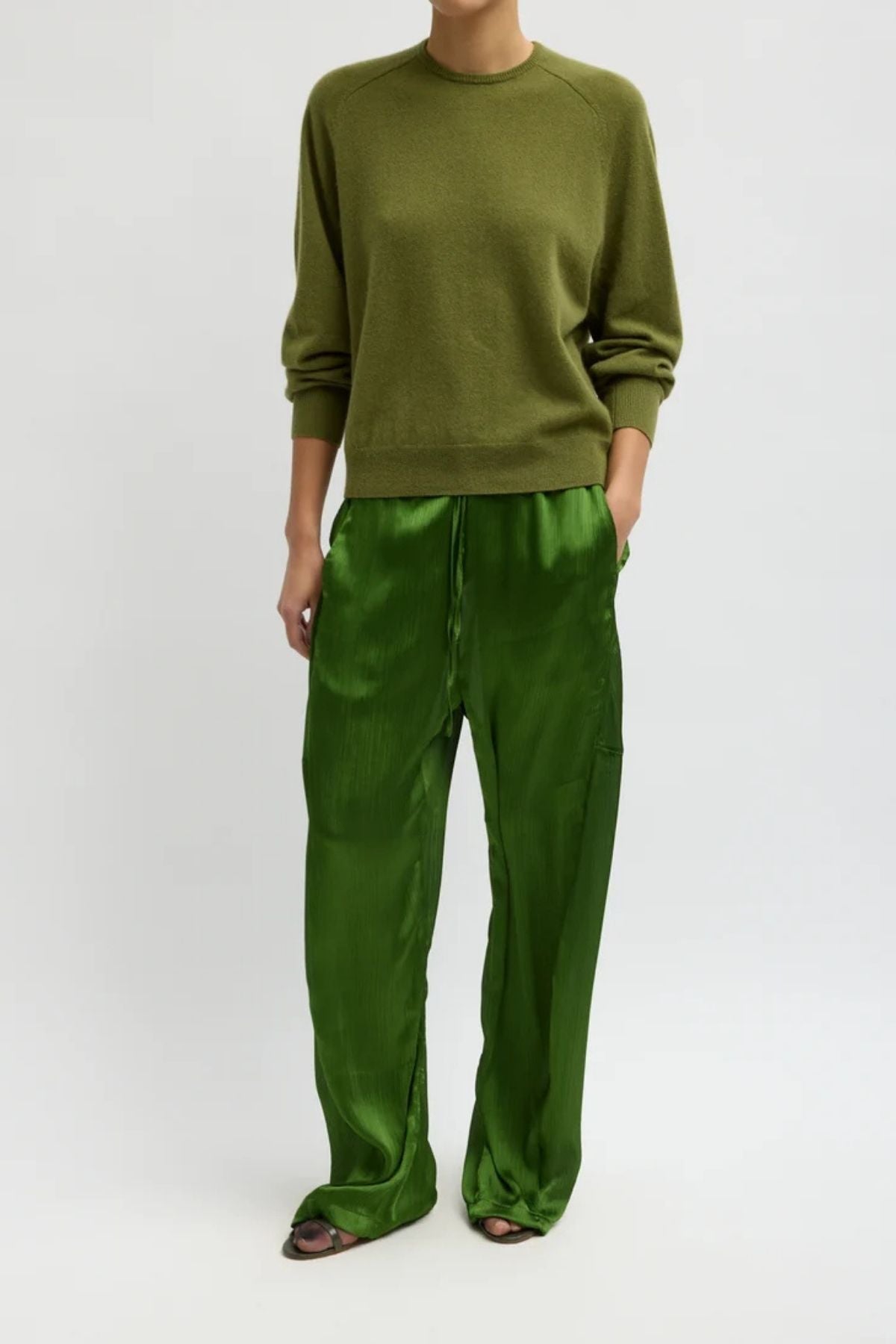 Tibi Featherweight Cashmere Crew - Ick Green
