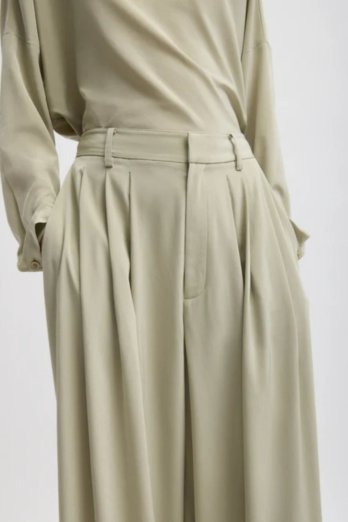 Tibi Relaxed Suiting Triple Pleat Pant - Moss Grey