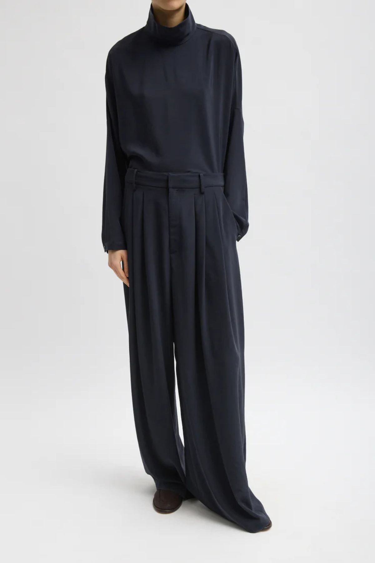 Tibi Relaxed Suiting Triple Pleat Pant - Navy