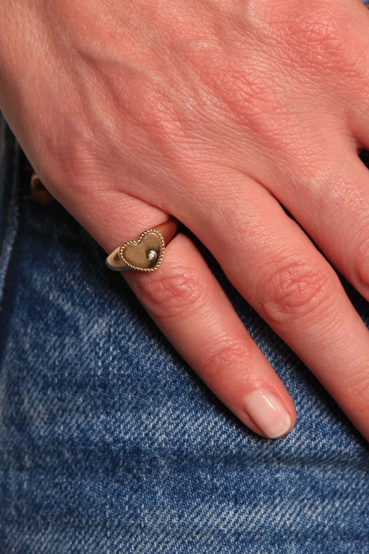 Yvonne Léon Baby Chevaliere Heart Ring - Yellow Gold
