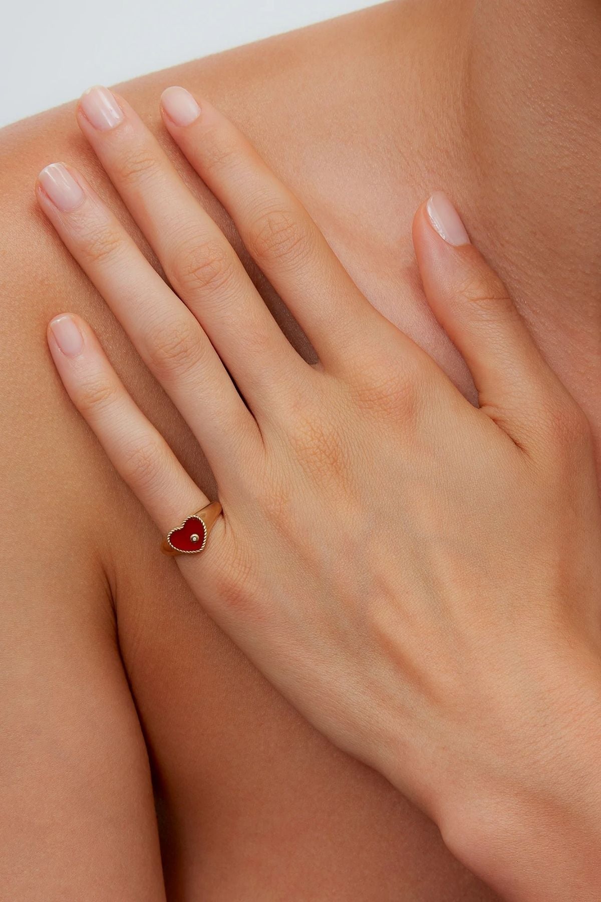 Yvonne Léon Baby Chevaliere Red Heart Ring - Yellow Gold