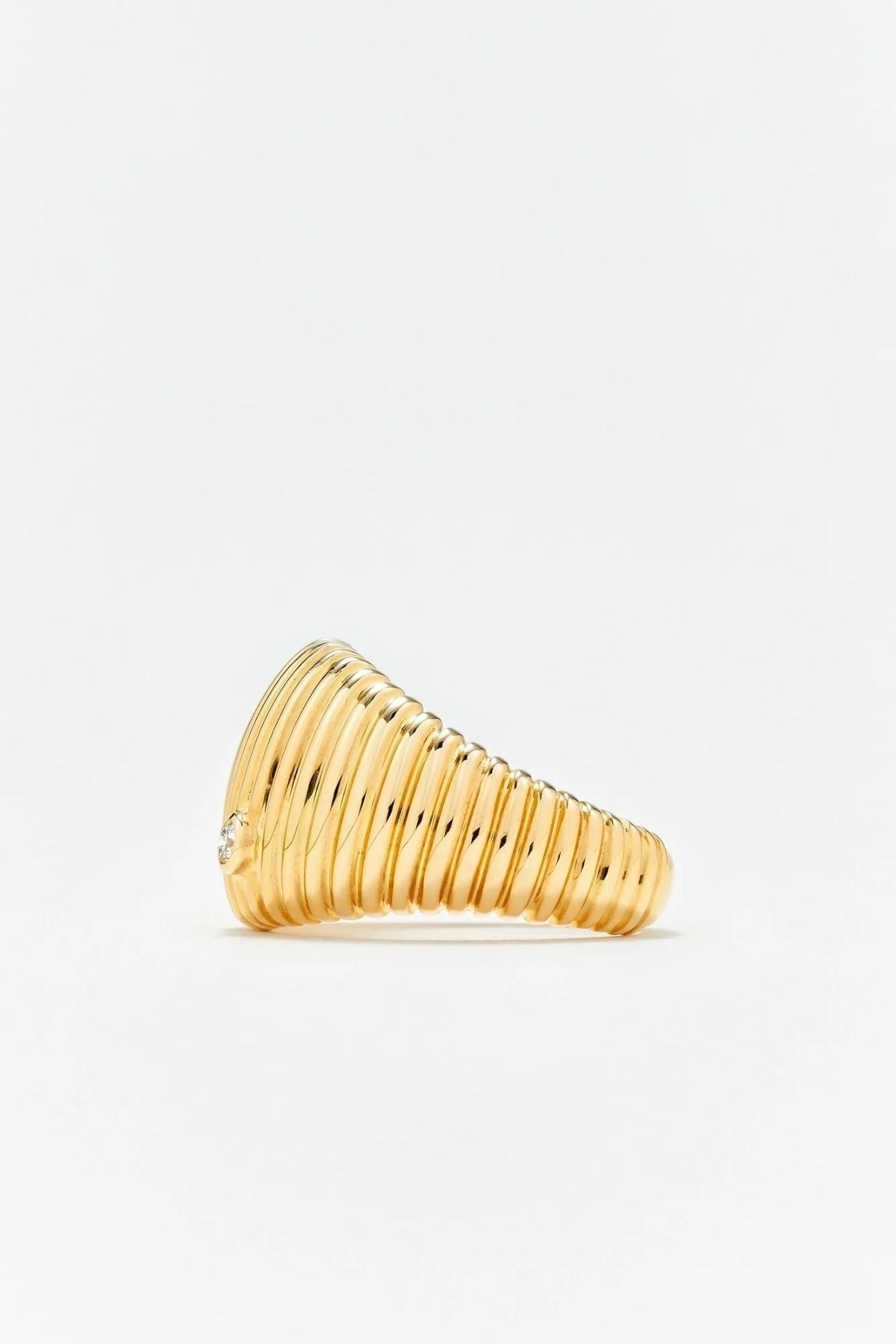 Yvonne Léon Chevalière Berlingot Diamond Ring - Yellow Gold