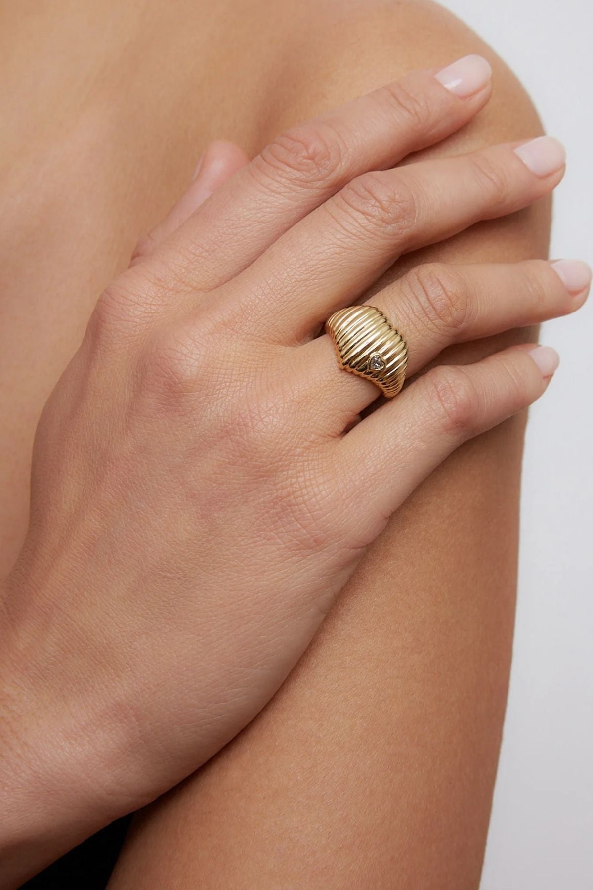 Yvonne Léon Chevaliere Berlingot Heart Diamond Ring - Yellow Gold