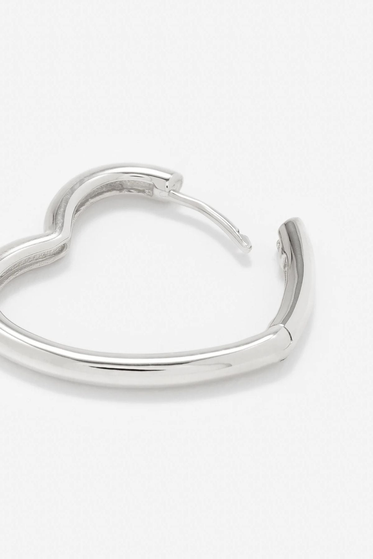 Yvonne Léon Heart Earrings - White Gold