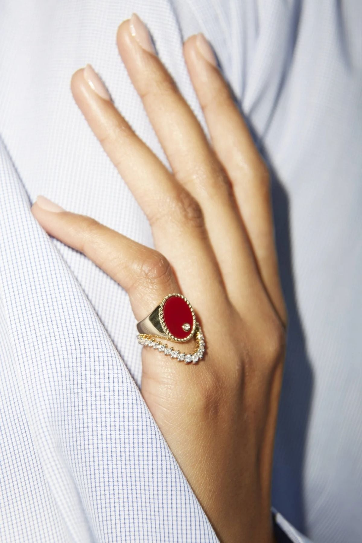 Yvonne Léon Large Red Agate Oval Chevalier Ring - Yellow Gold