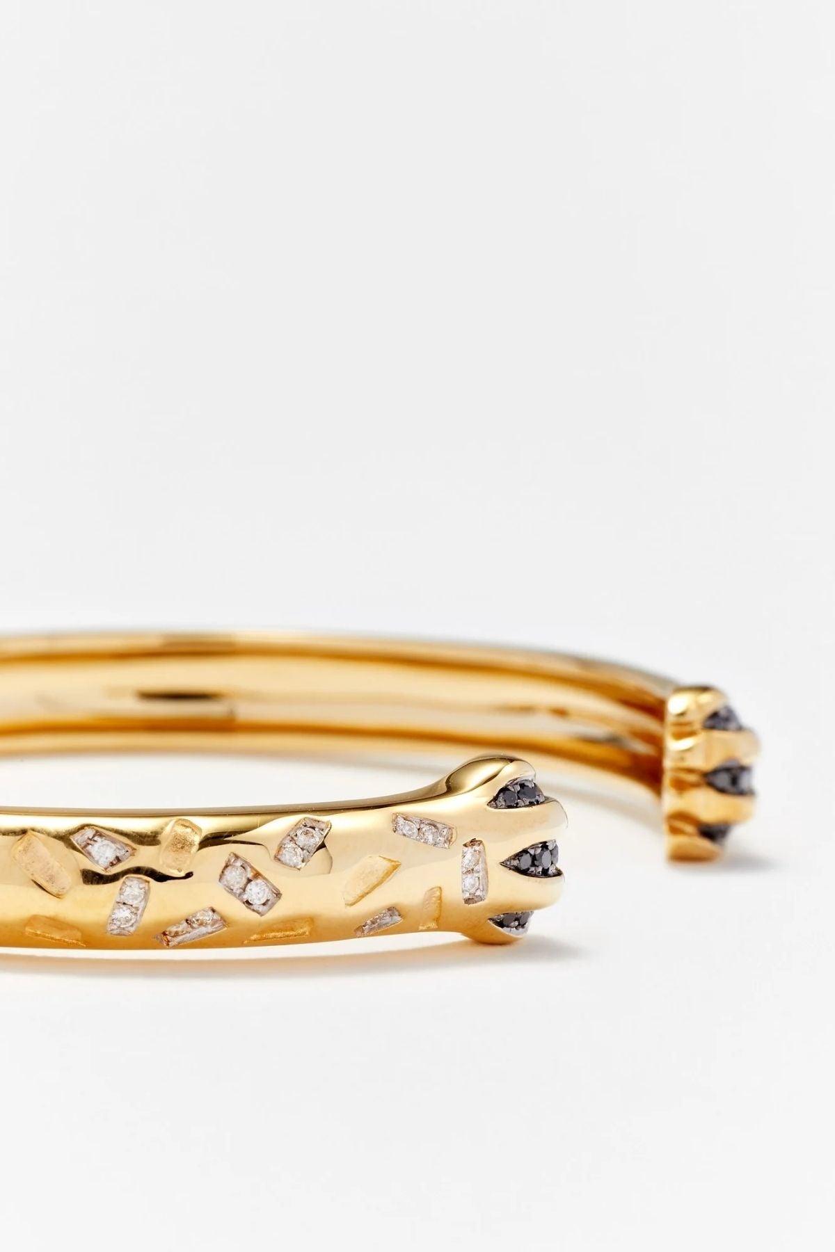 Yvonne Léon Tiger Claw Diamond Bangle - Yellow Gold