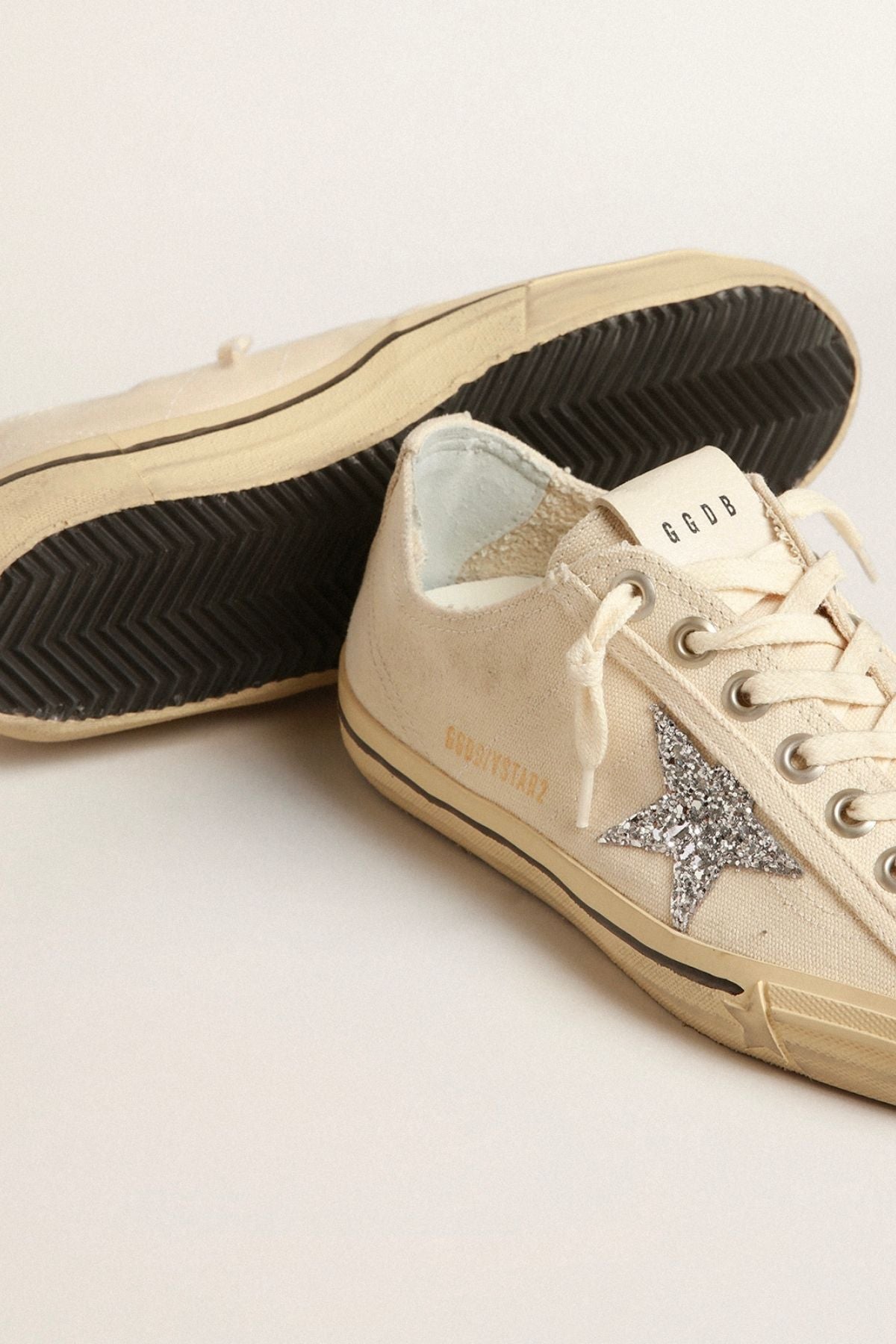 Golden Goose V Star 2 Sneaker - Beige/ Silver