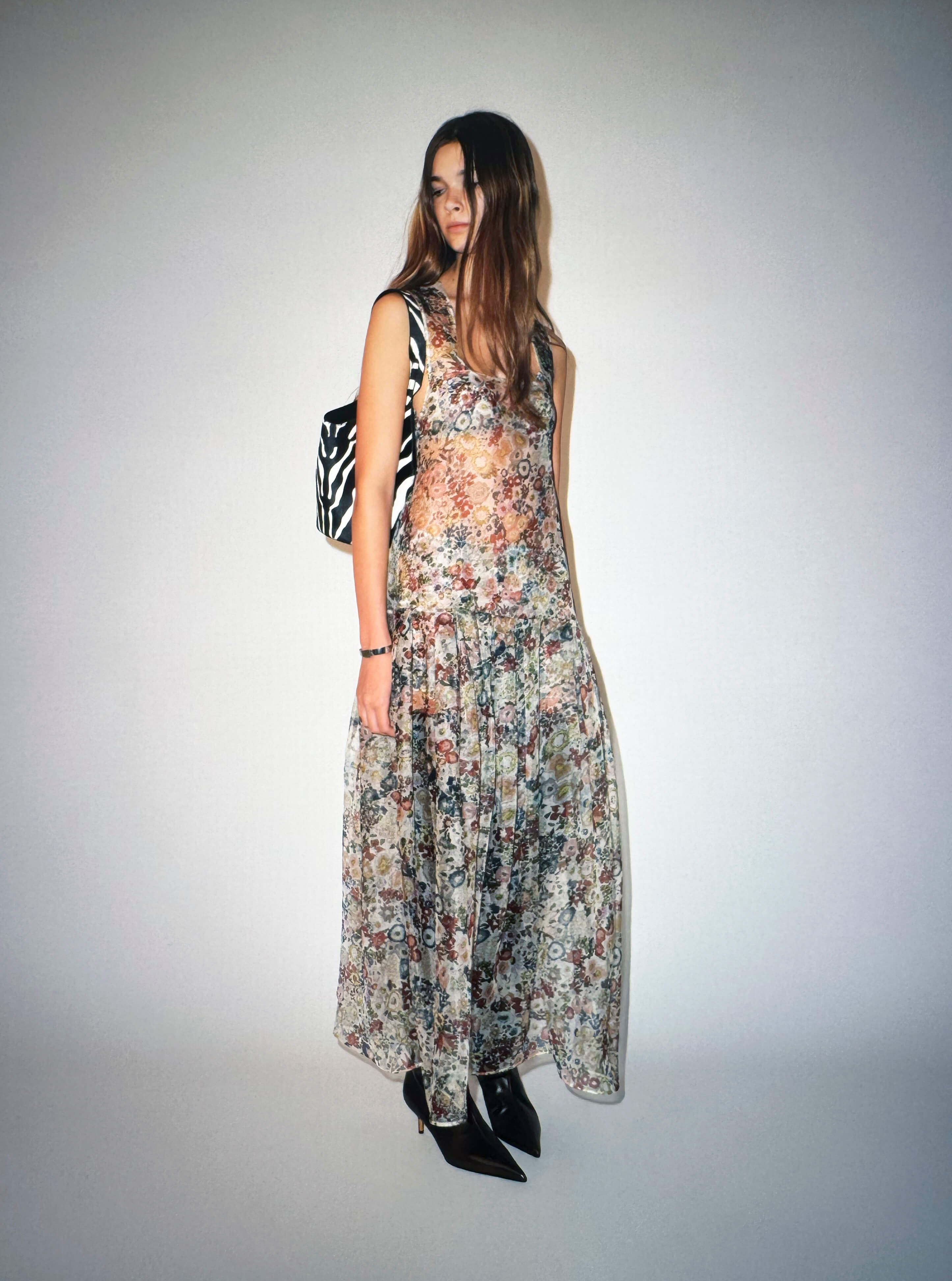 新品　stella mccartney 2025ss チェック柄ワンピース　2A 新品 stella mccartney 2025ss チェック柄ワンピース 2A - メルカリ