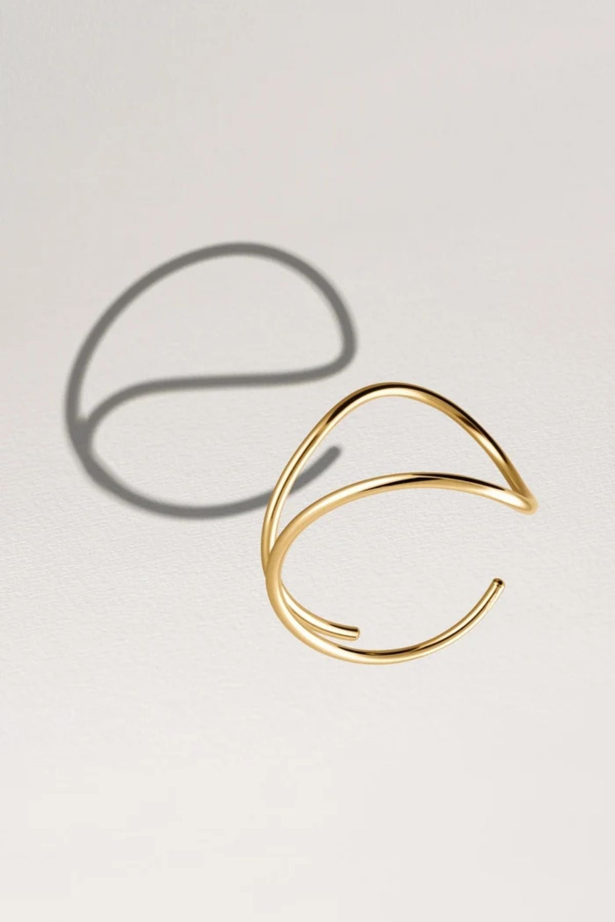 ATELIER PAULIN Outline Cuff Letter E - Yellow Gold