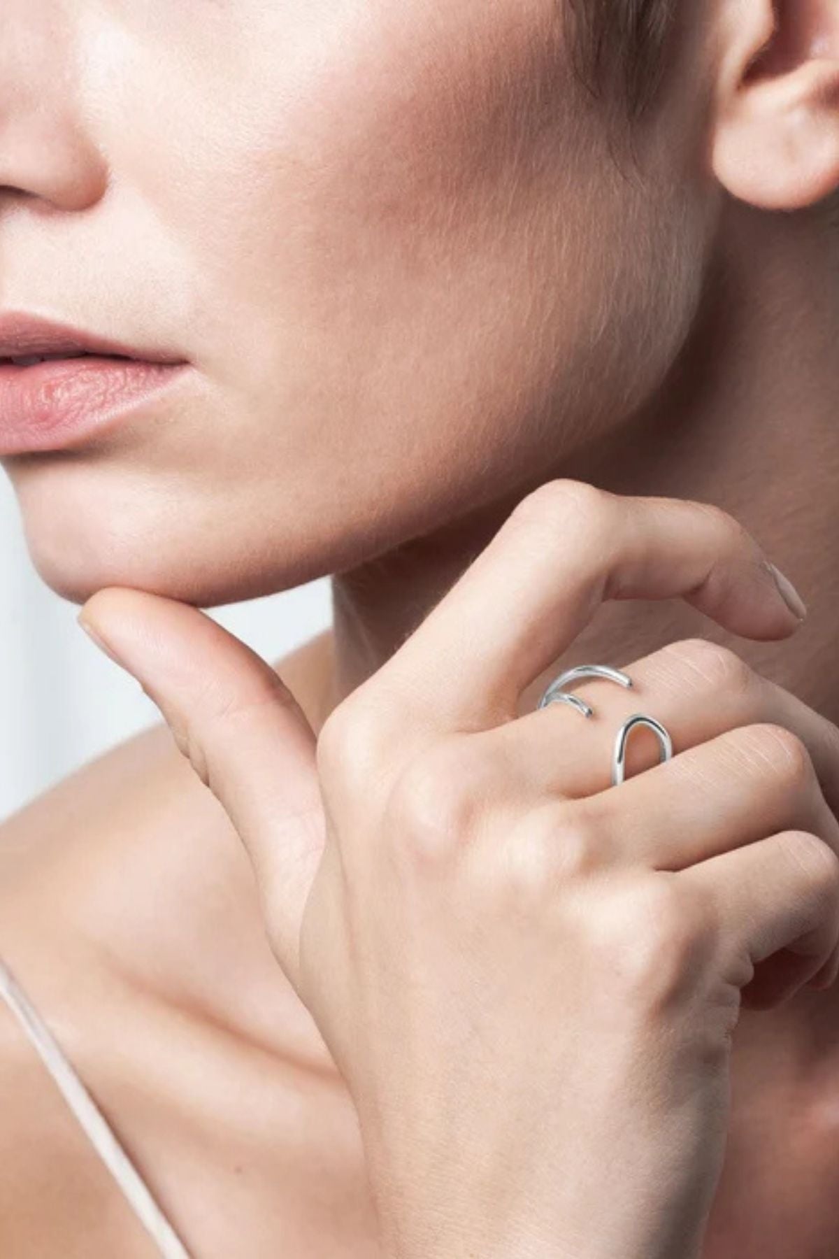 ATELIER PAULIN Outline Ring Letter L - Silver
