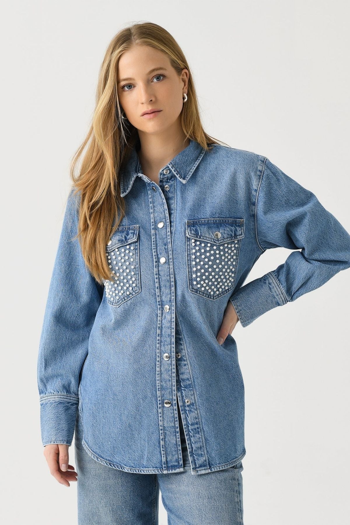 Frame Denim Atelier Oversized Denim Jacket - Daylight Pearl