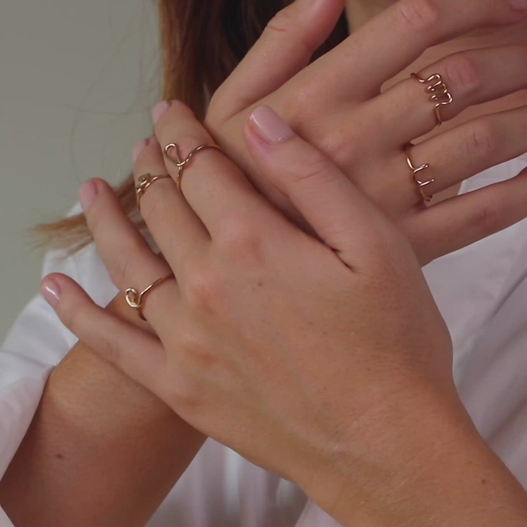 ATELIER PAULIN Initial Letter Ring G - Yellow Gold