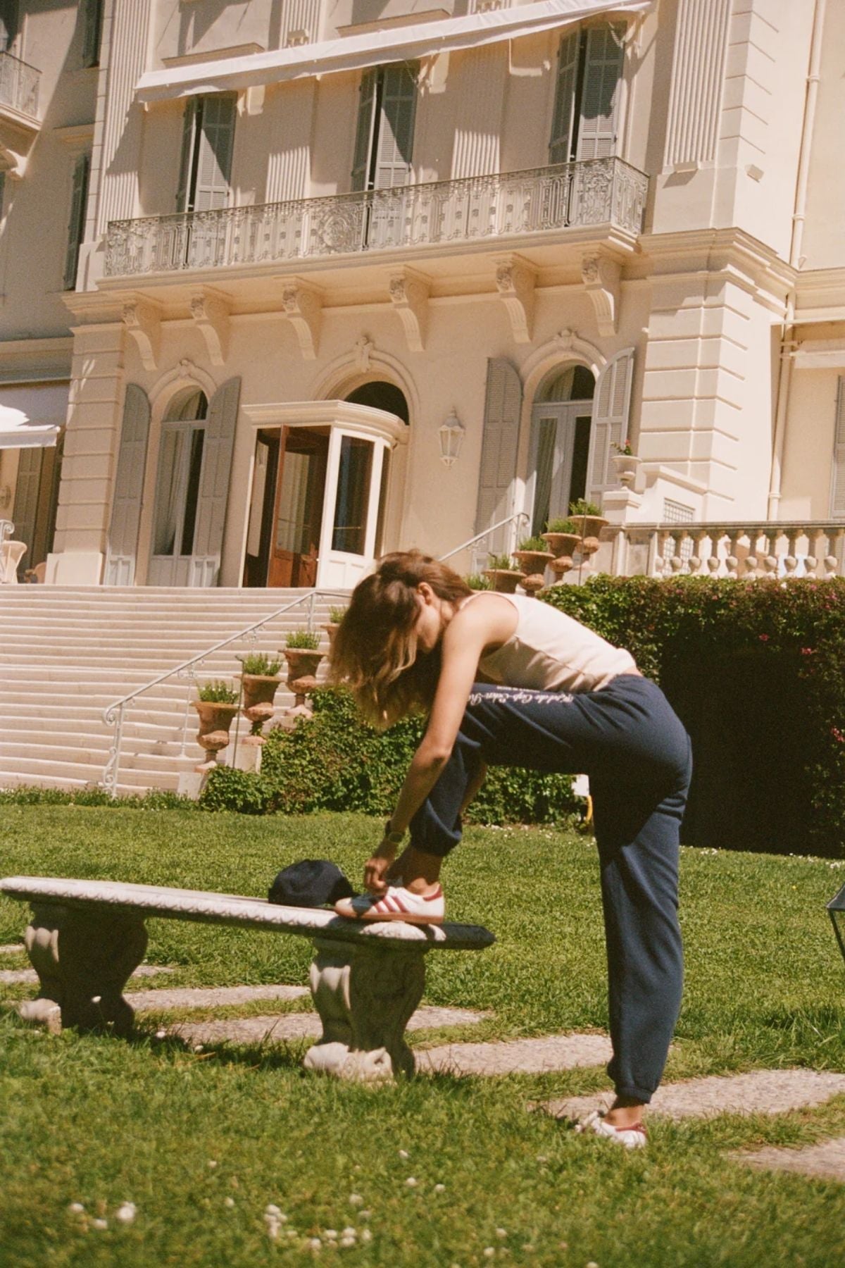 Sporty & Rich Hotel du Cap Cursive Sweatpant - Navy/ White