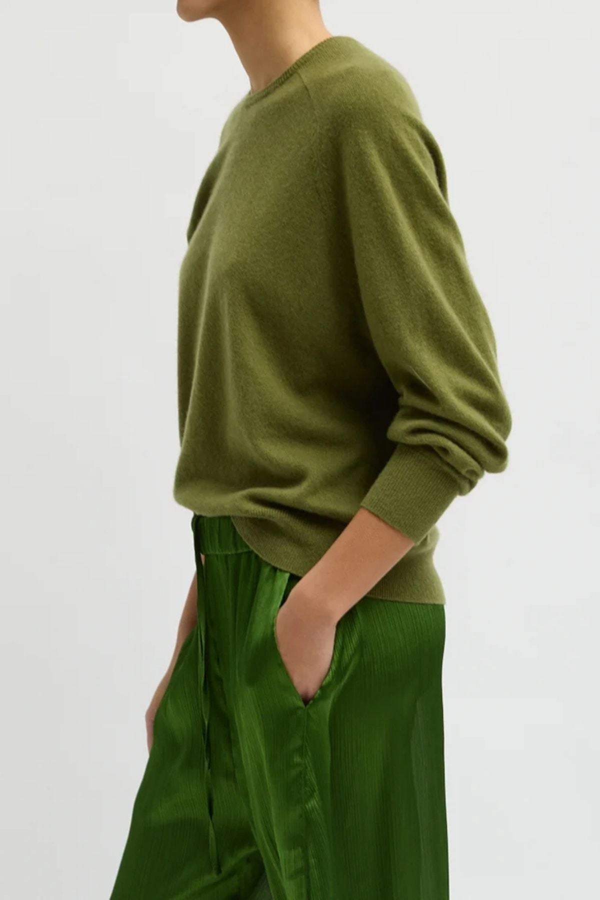 Tibi Featherweight Cashmere Crew - Ick Green
