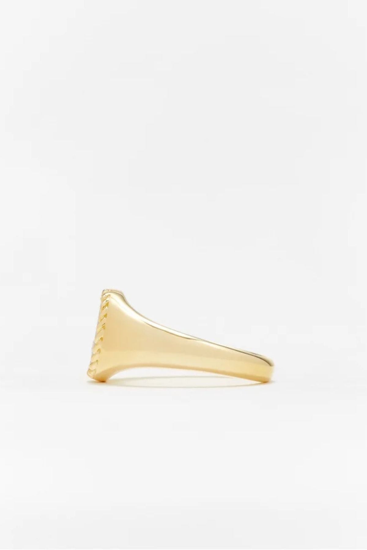 Yvonne Léon Baby Chevalière Ovale Lapis - Yellow Gold