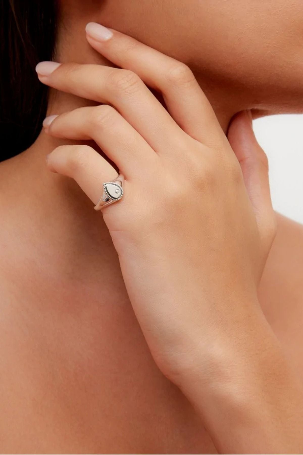 Yvonne Léon Baby Chevaliere Poire Ring - White Gold